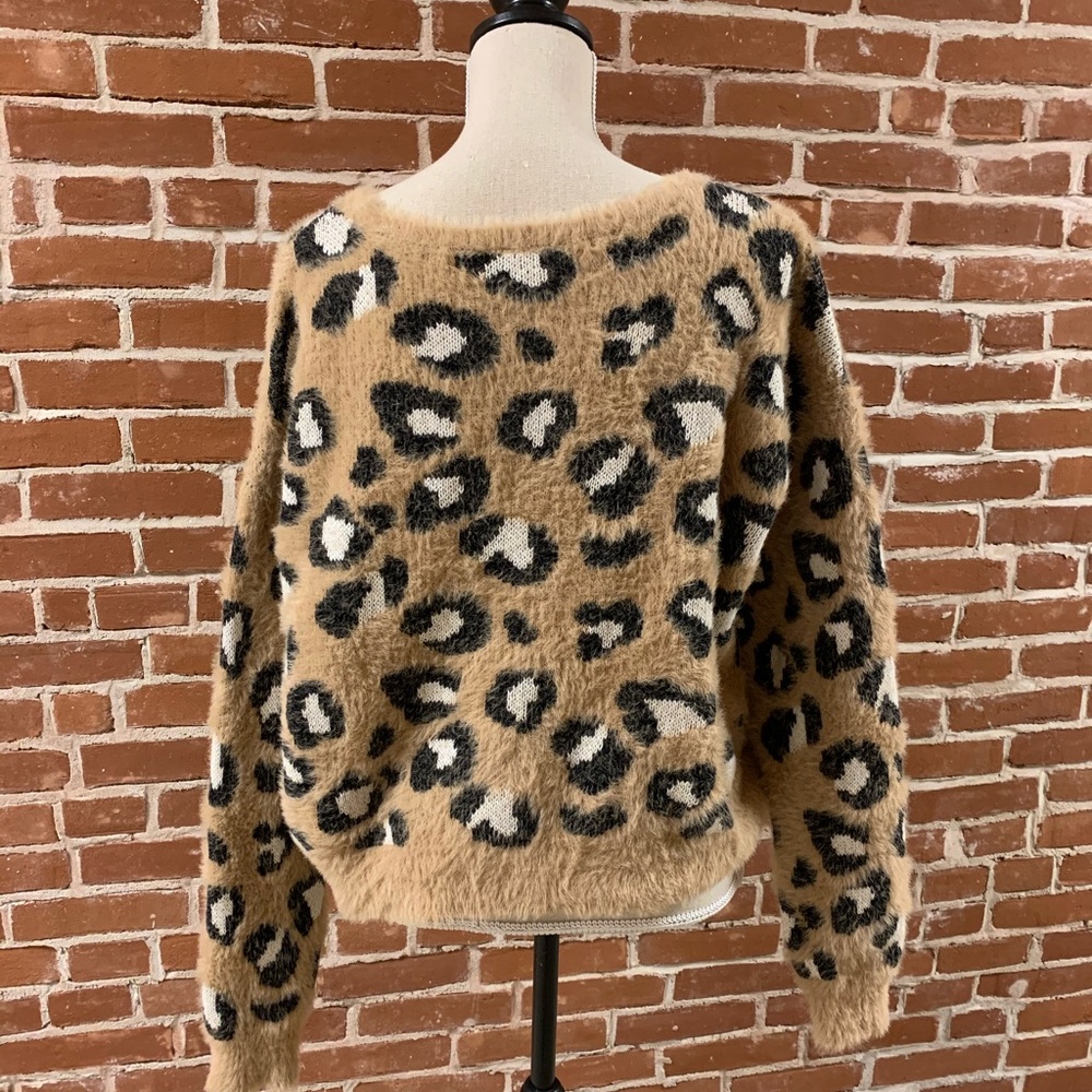 Express cheetah print sweater - Picture 2 of 4